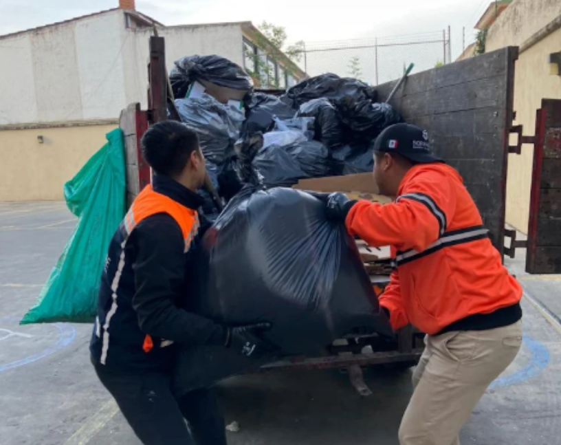 Camión de recolección de residuos SOREMARE - Servicio profesional en Valle de Toluca